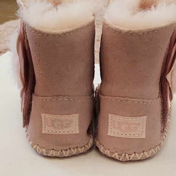 Ugg Kid’s Mini Bailey II Cactus Flower Seashell Pink Boots Size 0-1 - Picture 6 of 9